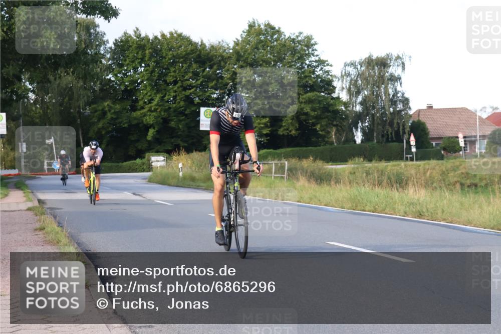 25.08.2024 - Elbe Triathlon Hamburg Fuchs,  Jonas http://msf.ph/oto/6865296 25.08.2024 09:23:49 Radfahren 310, 404, 60, 278 meine-sportfotos.de