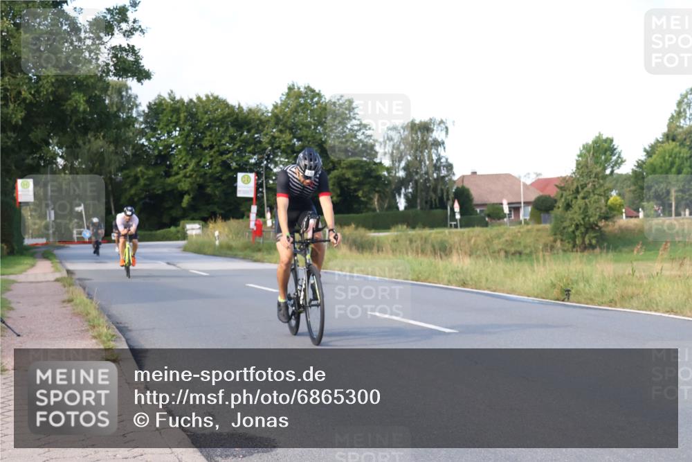 25.08.2024 - Elbe Triathlon Hamburg Fuchs,  Jonas http://msf.ph/oto/6865300 25.08.2024 09:23:50 Radfahren 310, 404, 60, 278 meine-sportfotos.de