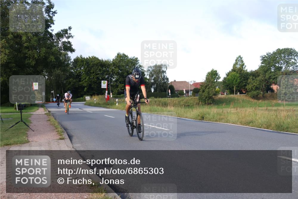 25.08.2024 - Elbe Triathlon Hamburg Fuchs,  Jonas http://msf.ph/oto/6865303 25.08.2024 09:23:50 Radfahren 310, 404, 60, 278 meine-sportfotos.de