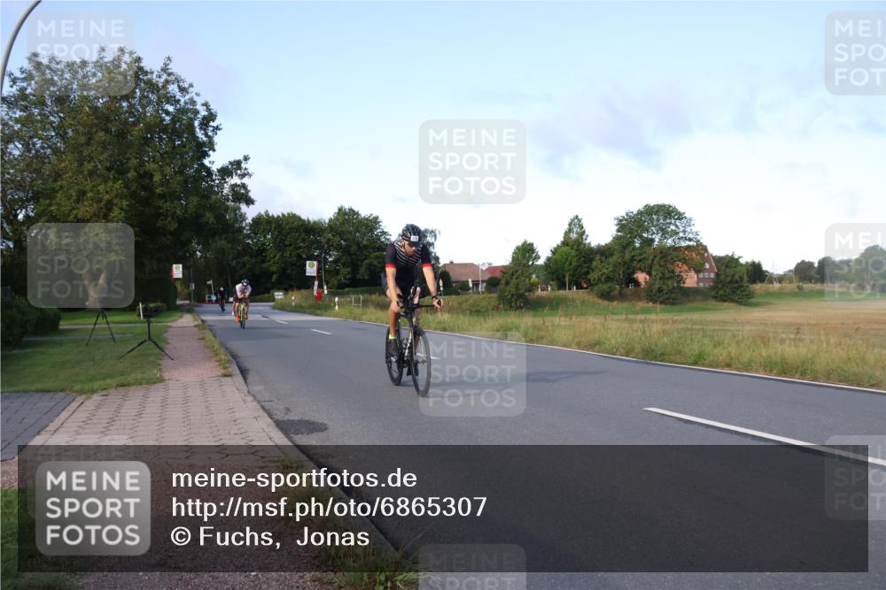 25.08.2024 - Elbe Triathlon Hamburg Fuchs,  Jonas http://msf.ph/oto/6865307 25.08.2024 09:23:50 Radfahren 310, 404, 60, 278 meine-sportfotos.de