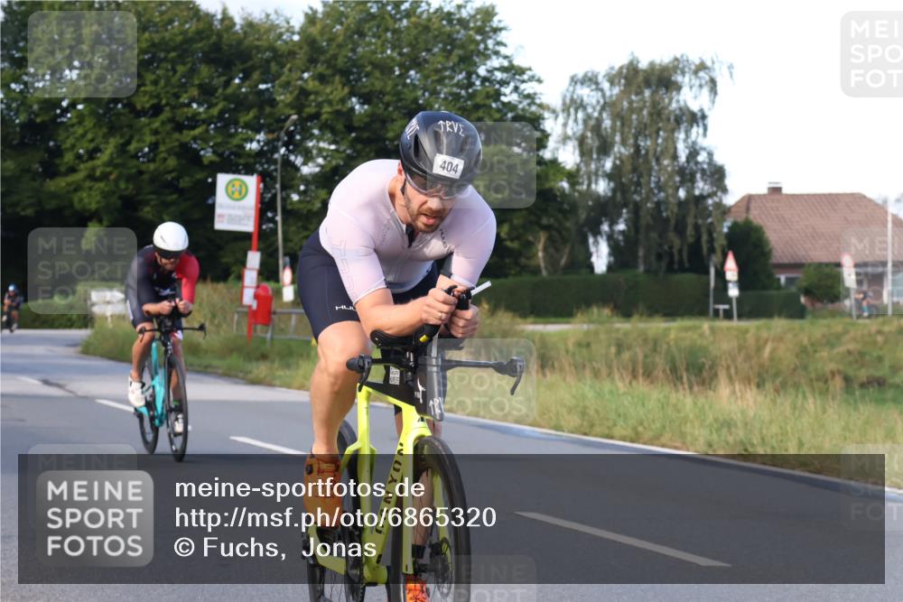 25.08.2024 - Elbe Triathlon Hamburg Fuchs,  Jonas http://msf.ph/oto/6865320 25.08.2024 09:23:51 Radfahren 310, 404, 60, 278 meine-sportfotos.de