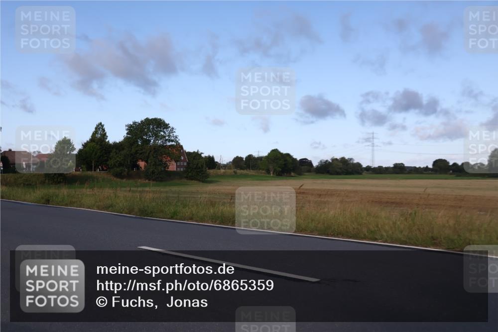 25.08.2024 - Elbe Triathlon Hamburg Fuchs,  Jonas http://msf.ph/oto/6865359 25.08.2024 09:23:55 Radfahren 310, 404, 60, 278, 142 meine-sportfotos.de