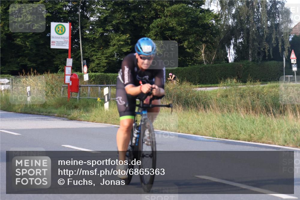 25.08.2024 - Elbe Triathlon Hamburg Fuchs,  Jonas http://msf.ph/oto/6865363 25.08.2024 09:23:59 Radfahren 278, 142, 369 meine-sportfotos.de