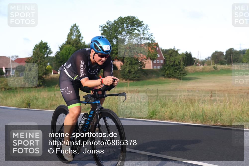 25.08.2024 - Elbe Triathlon Hamburg Fuchs,  Jonas http://msf.ph/oto/6865378 25.08.2024 09:24:00 Radfahren 142, 369 meine-sportfotos.de
