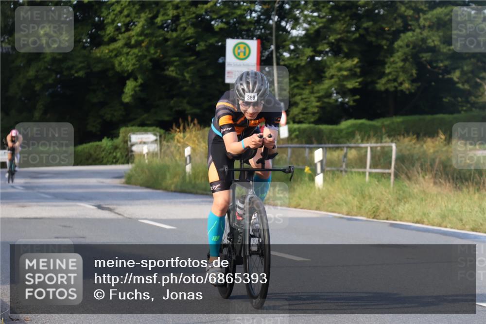 25.08.2024 - Elbe Triathlon Hamburg Fuchs,  Jonas http://msf.ph/oto/6865393 25.08.2024 09:24:03 Radfahren 142, 369, 76, 74, 117 meine-sportfotos.de