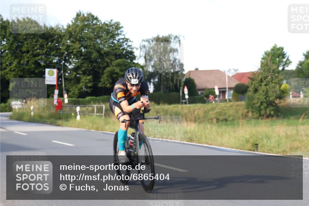 25.08.2024 - Elbe Triathlon Hamburg Fuchs,  Jonas http://msf.ph/oto/6865404 25.08.2024 09:24:04 Radfahren 142, 369, 76, 74, 117 meine-sportfotos.de