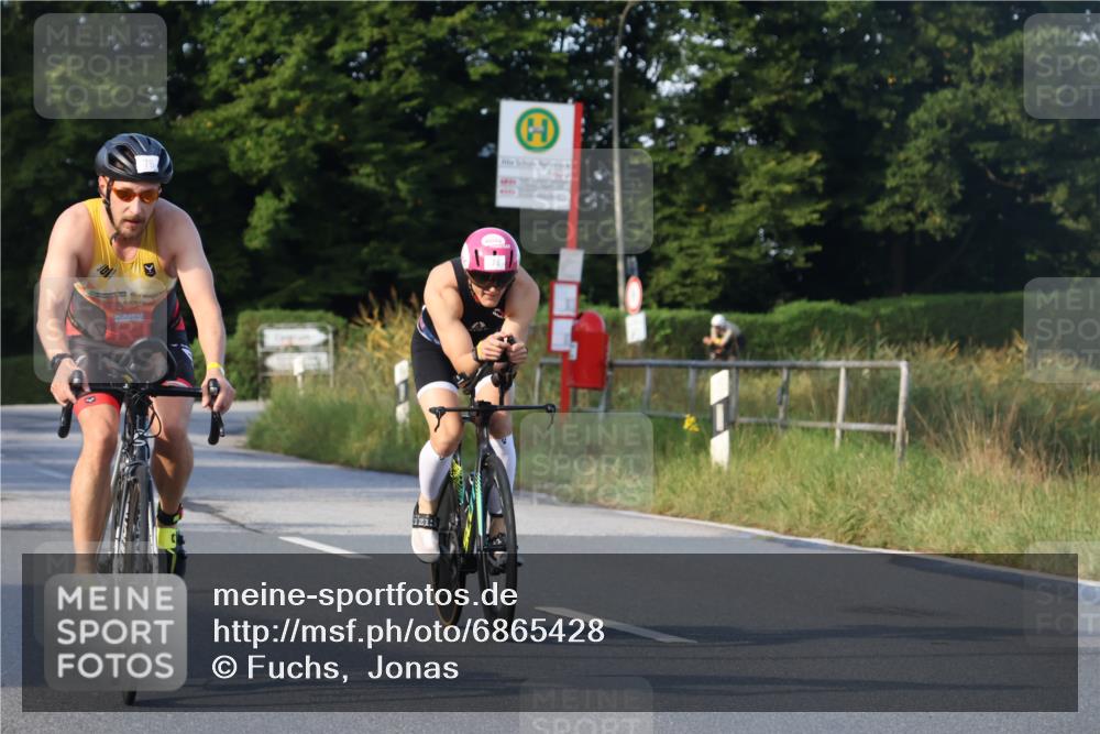 25.08.2024 - Elbe Triathlon Hamburg Fuchs,  Jonas http://msf.ph/oto/6865428 25.08.2024 09:24:07 Radfahren 369, 76, 74, 117, 283 meine-sportfotos.de