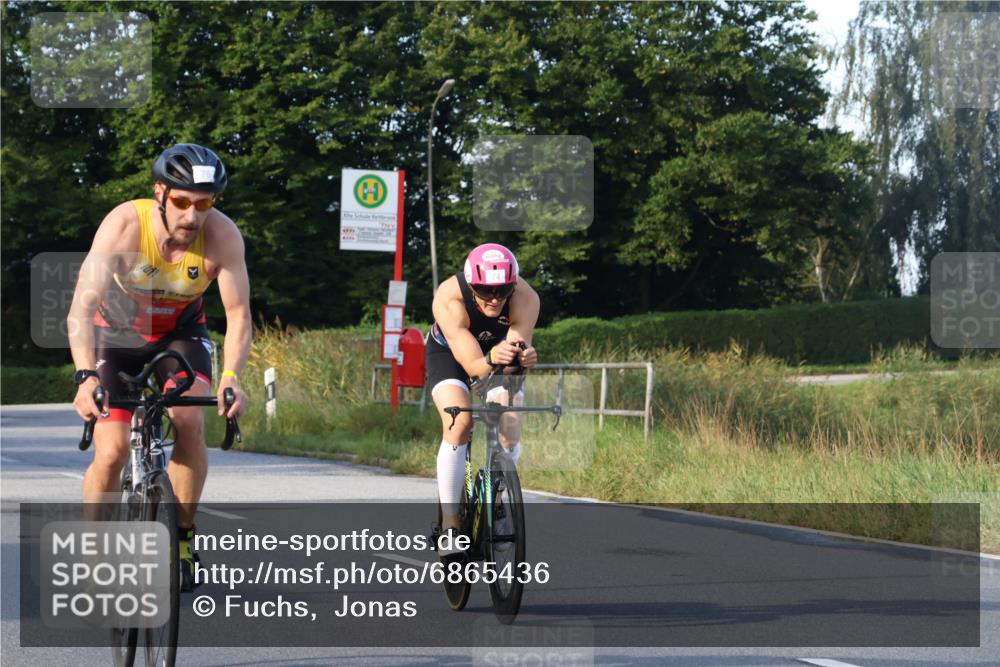 25.08.2024 - Elbe Triathlon Hamburg Fuchs,  Jonas http://msf.ph/oto/6865436 25.08.2024 09:24:07 Radfahren 369, 76, 74, 117, 283 meine-sportfotos.de