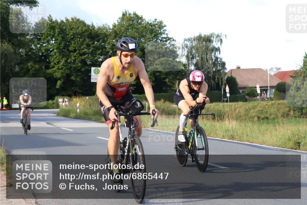 25.08.2024 - Elbe Triathlon Hamburg Fuchs,  Jonas http://msf.ph/oto/6865447 25.08.2024 09:24:08 Radfahren 369, 76, 74, 117, 283 meine-sportfotos.de