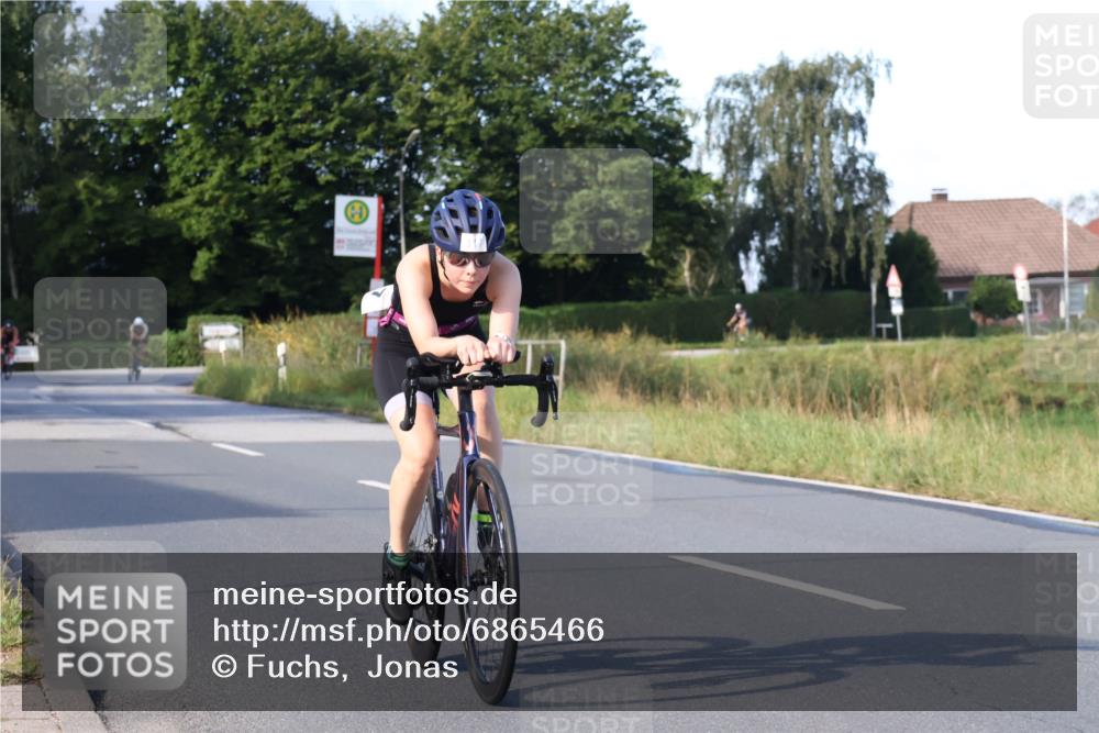 25.08.2024 - Elbe Triathlon Hamburg Fuchs,  Jonas http://msf.ph/oto/6865466 25.08.2024 09:24:09 Radfahren 369, 76, 74, 117, 283, 97 meine-sportfotos.de