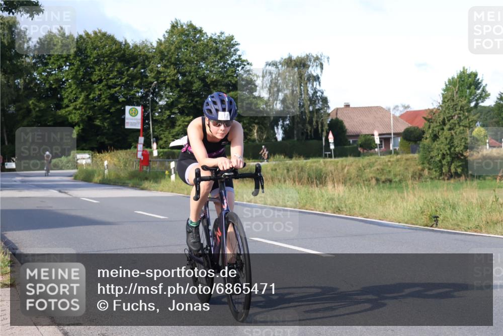 25.08.2024 - Elbe Triathlon Hamburg Fuchs,  Jonas http://msf.ph/oto/6865471 25.08.2024 09:24:10 Radfahren 76, 74, 117, 283, 97, 174 meine-sportfotos.de