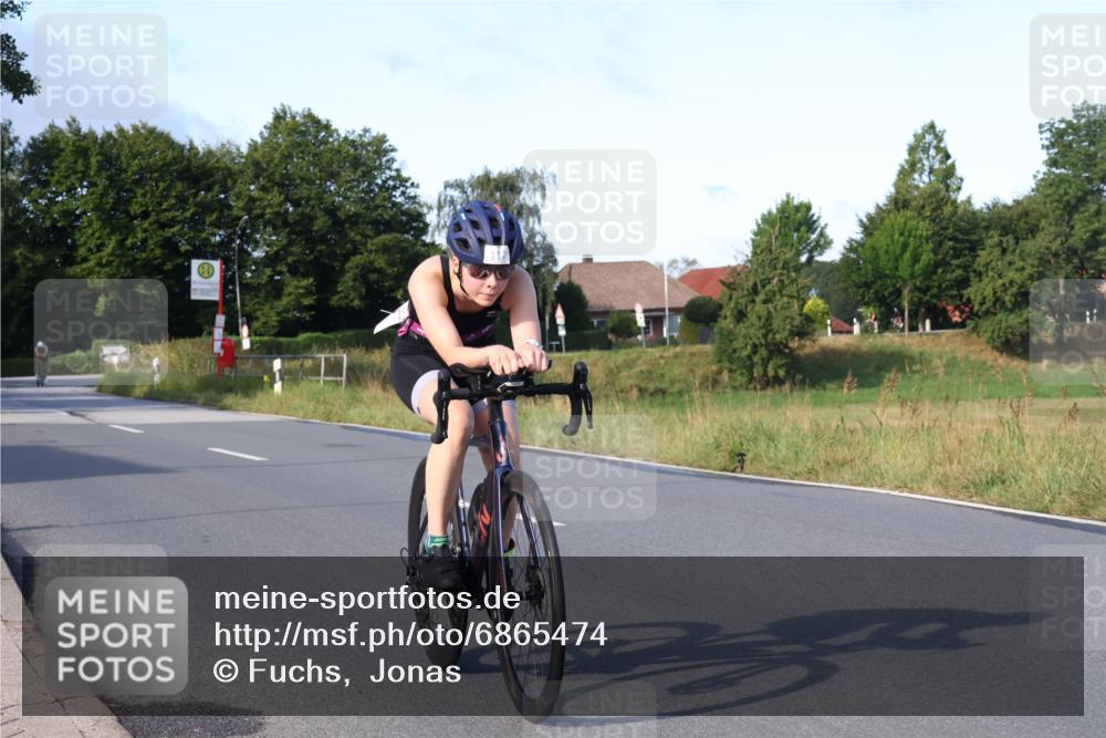 25.08.2024 - Elbe Triathlon Hamburg Fuchs,  Jonas http://msf.ph/oto/6865474 25.08.2024 09:24:10 Radfahren 76, 74, 117, 283, 97, 174 meine-sportfotos.de