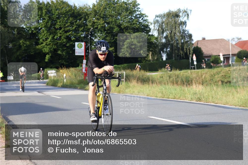25.08.2024 - Elbe Triathlon Hamburg Fuchs,  Jonas http://msf.ph/oto/6865503 25.08.2024 09:24:13 Radfahren 76, 74, 117, 283, 97, 174 meine-sportfotos.de
