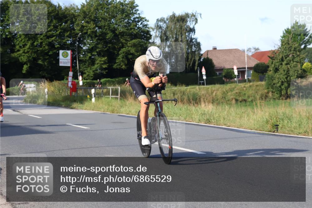 25.08.2024 - Elbe Triathlon Hamburg Fuchs,  Jonas http://msf.ph/oto/6865529 25.08.2024 09:24:15 Radfahren 117, 283, 97, 174, 295 meine-sportfotos.de