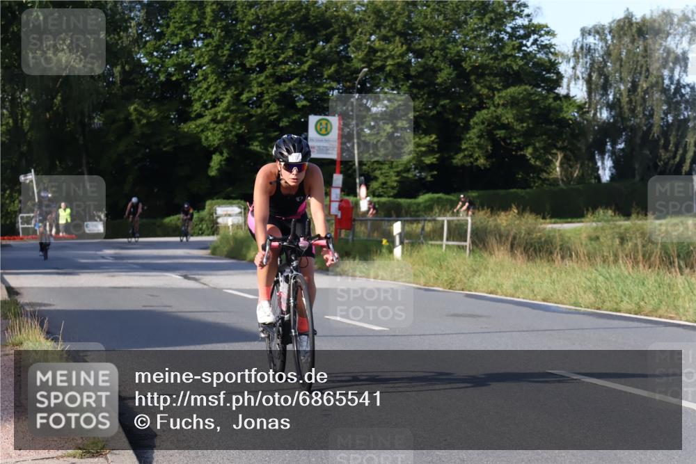 25.08.2024 - Elbe Triathlon Hamburg Fuchs,  Jonas http://msf.ph/oto/6865541 25.08.2024 09:24:16 Radfahren 283, 97, 174, 295, 94 meine-sportfotos.de