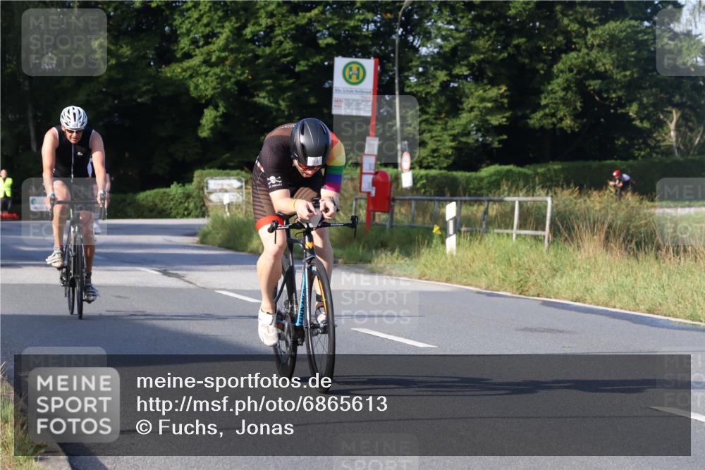 25.08.2024 - Elbe Triathlon Hamburg Fuchs,  Jonas http://msf.ph/oto/6865613 25.08.2024 09:24:22 Radfahren 174, 295, 94, 420, 309, 186, 180 meine-sportfotos.de