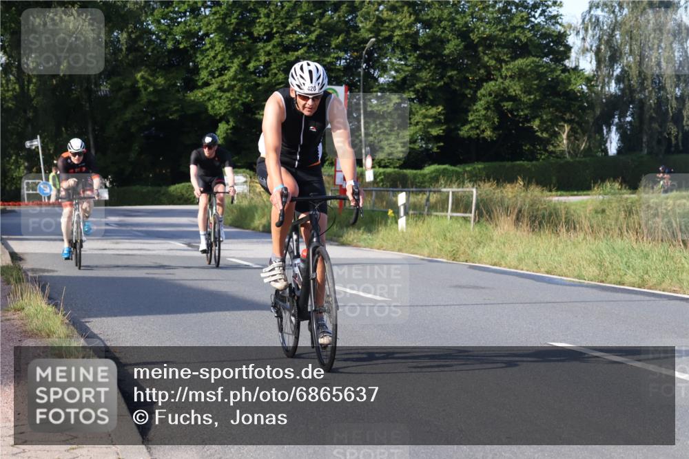 25.08.2024 - Elbe Triathlon Hamburg Fuchs,  Jonas http://msf.ph/oto/6865637 25.08.2024 09:24:24 Radfahren 295, 94, 420, 309, 186, 180 meine-sportfotos.de
