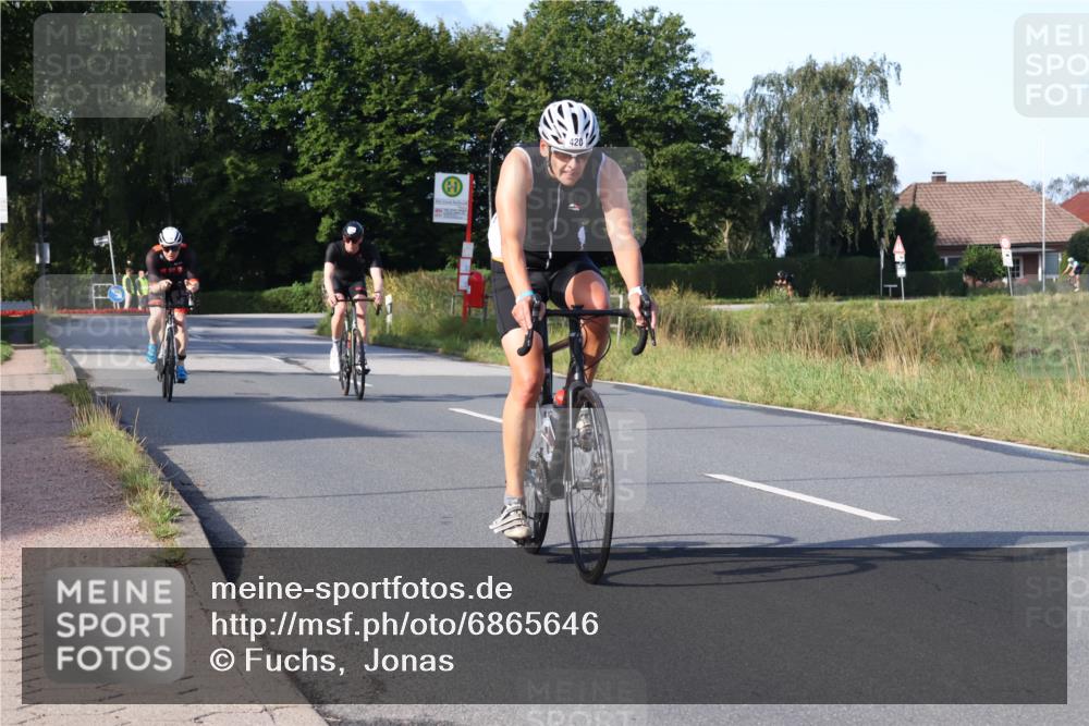 25.08.2024 - Elbe Triathlon Hamburg Fuchs,  Jonas http://msf.ph/oto/6865646 25.08.2024 09:24:24 Radfahren 295, 94, 420, 309, 186, 180 meine-sportfotos.de
