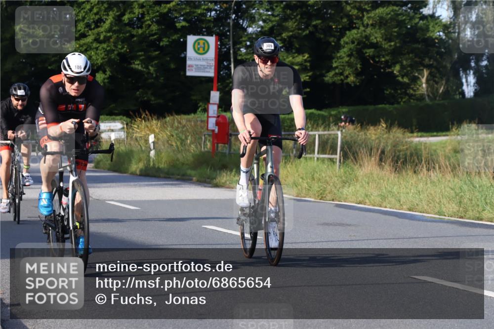25.08.2024 - Elbe Triathlon Hamburg Fuchs,  Jonas http://msf.ph/oto/6865654 25.08.2024 09:24:25 Radfahren 295, 94, 420, 309, 186, 180 meine-sportfotos.de