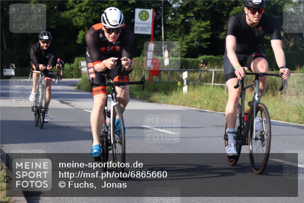 25.08.2024 - Elbe Triathlon Hamburg Fuchs,  Jonas http://msf.ph/oto/6865660 25.08.2024 09:24:25 Radfahren 295, 94, 420, 309, 186, 180 meine-sportfotos.de