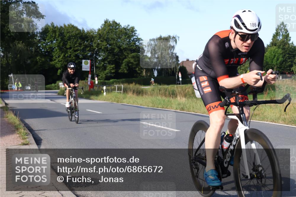 25.08.2024 - Elbe Triathlon Hamburg Fuchs,  Jonas http://msf.ph/oto/6865672 25.08.2024 09:24:26 Radfahren 295, 94, 420, 309, 186, 180 meine-sportfotos.de