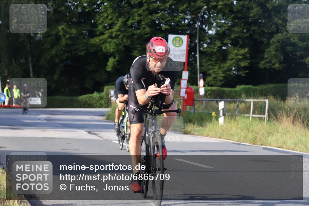 25.08.2024 - Elbe Triathlon Hamburg Fuchs,  Jonas http://msf.ph/oto/6865709 25.08.2024 09:24:33 Radfahren 419, 465, 205, 161 meine-sportfotos.de