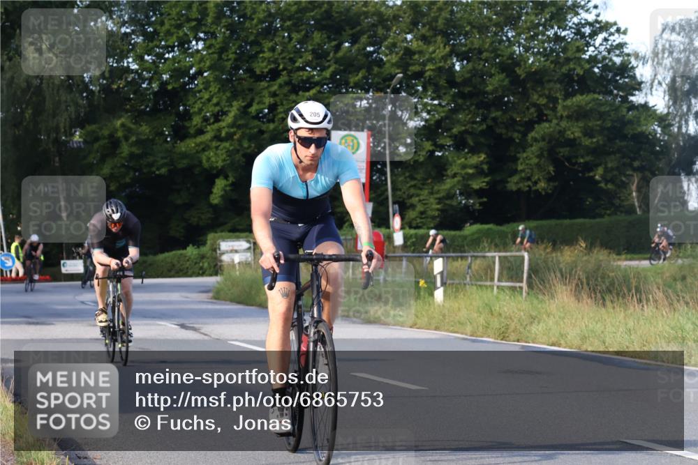 25.08.2024 - Elbe Triathlon Hamburg Fuchs,  Jonas http://msf.ph/oto/6865753 25.08.2024 09:24:38 Radfahren 419, 465, 205, 161, 160, 261, 248 meine-sportfotos.de