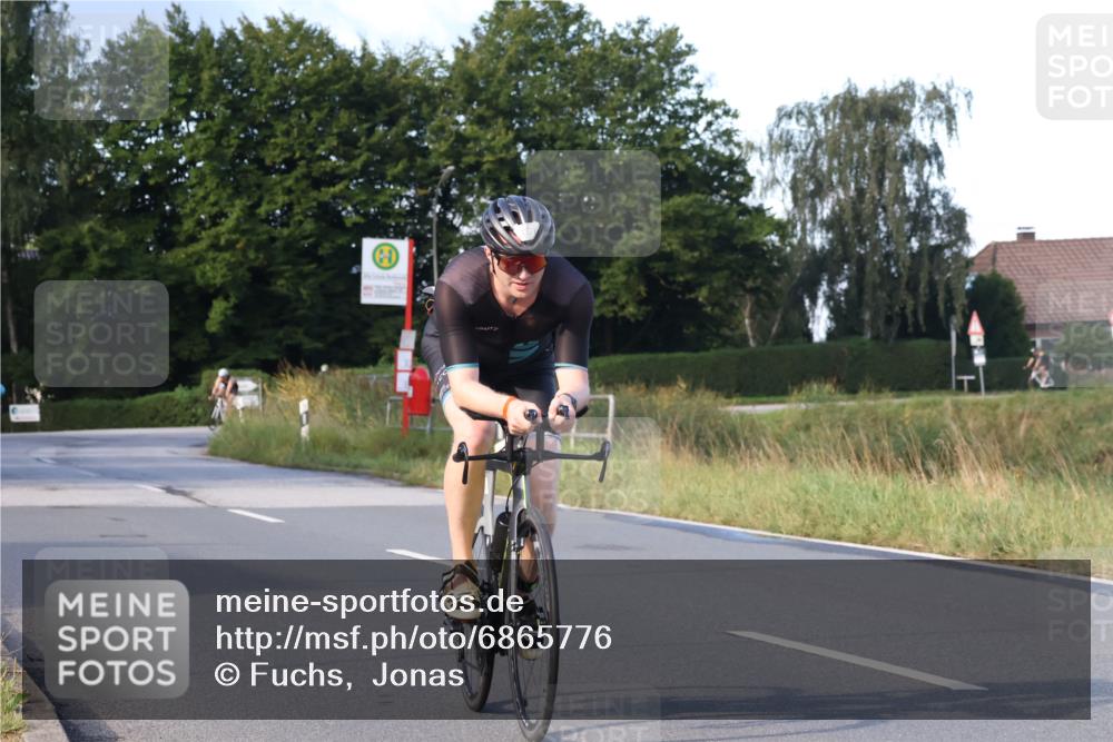 25.08.2024 - Elbe Triathlon Hamburg Fuchs,  Jonas http://msf.ph/oto/6865776 25.08.2024 09:24:39 Radfahren 419, 465, 205, 161, 160, 261, 248 meine-sportfotos.de