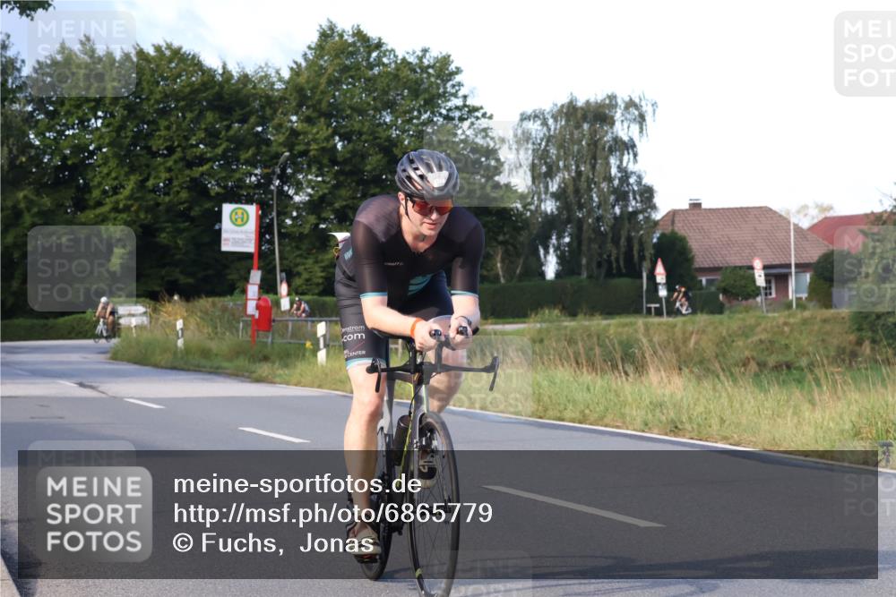 25.08.2024 - Elbe Triathlon Hamburg Fuchs,  Jonas http://msf.ph/oto/6865779 25.08.2024 09:24:39 Radfahren 419, 465, 205, 161, 160, 261, 248 meine-sportfotos.de