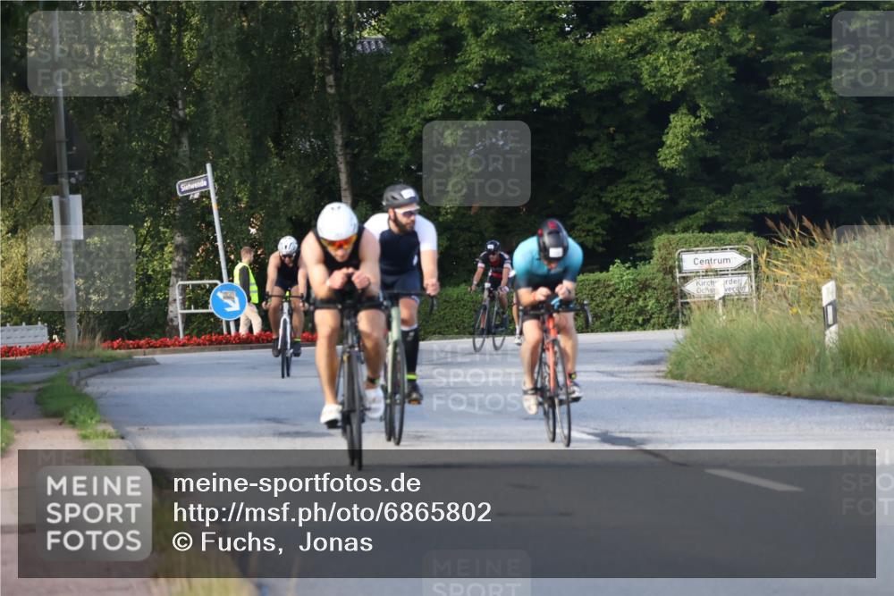 25.08.2024 - Elbe Triathlon Hamburg Fuchs,  Jonas http://msf.ph/oto/6865802 25.08.2024 09:24:42 Radfahren 205, 161, 160, 261, 248, 349, 236 meine-sportfotos.de