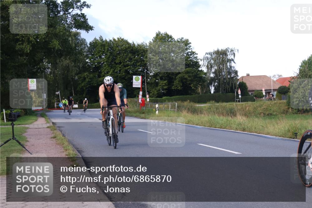 25.08.2024 - Elbe Triathlon Hamburg Fuchs,  Jonas http://msf.ph/oto/6865870 25.08.2024 09:24:48 Radfahren 160, 261, 248, 349, 236, 262, 414, 338, 237, 408 meine-sportfotos.de