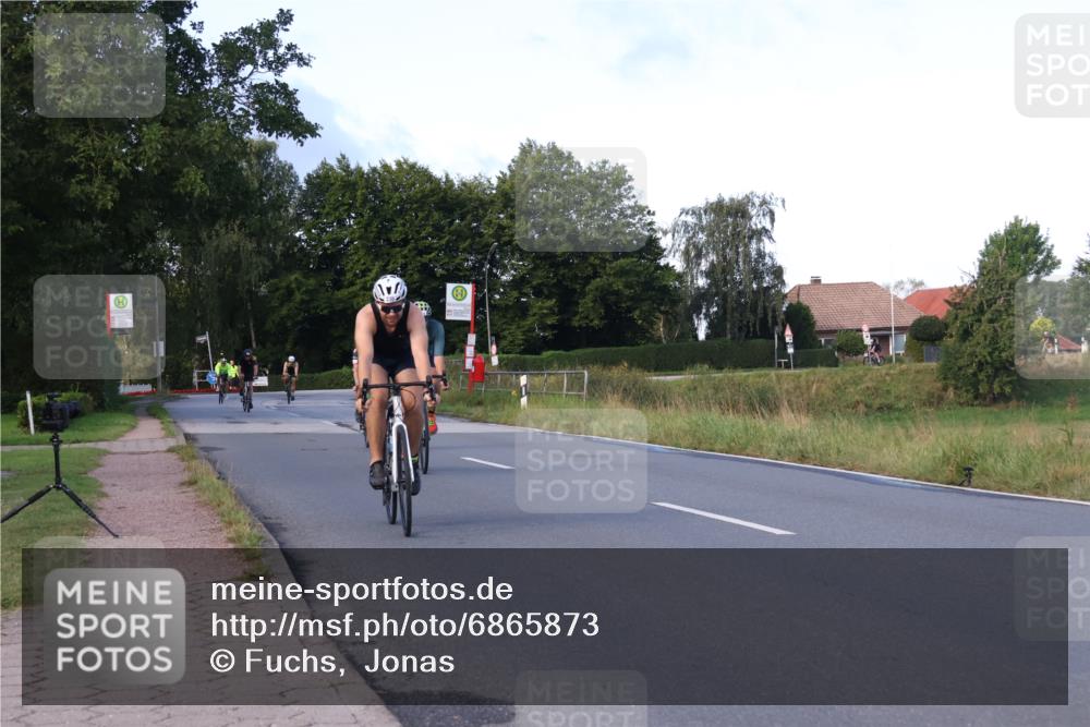 25.08.2024 - Elbe Triathlon Hamburg Fuchs,  Jonas http://msf.ph/oto/6865873 25.08.2024 09:24:48 Radfahren 160, 261, 248, 349, 236, 262, 414, 338, 237, 408 meine-sportfotos.de