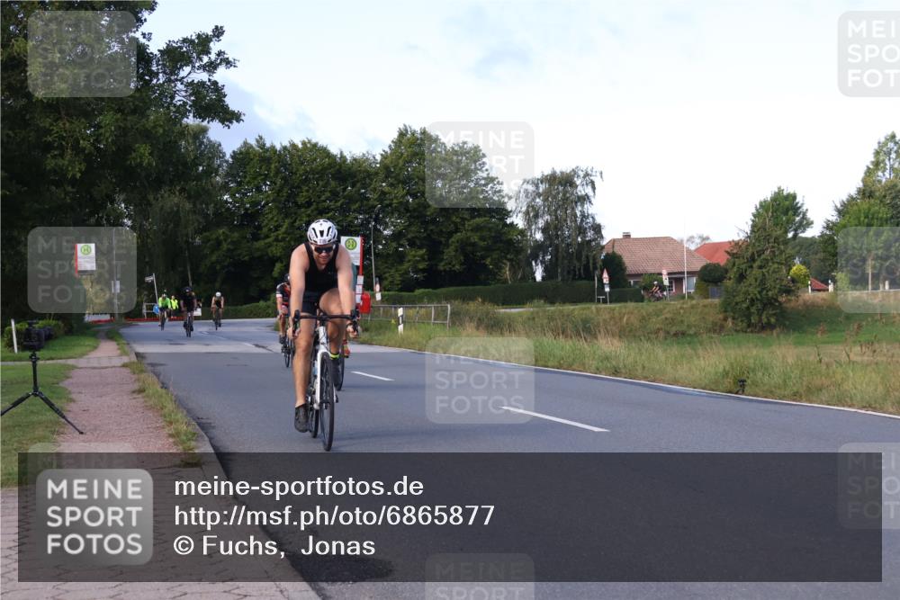 25.08.2024 - Elbe Triathlon Hamburg Fuchs,  Jonas http://msf.ph/oto/6865877 25.08.2024 09:24:48 Radfahren 160, 261, 248, 349, 236, 262, 414, 338, 237, 408 meine-sportfotos.de