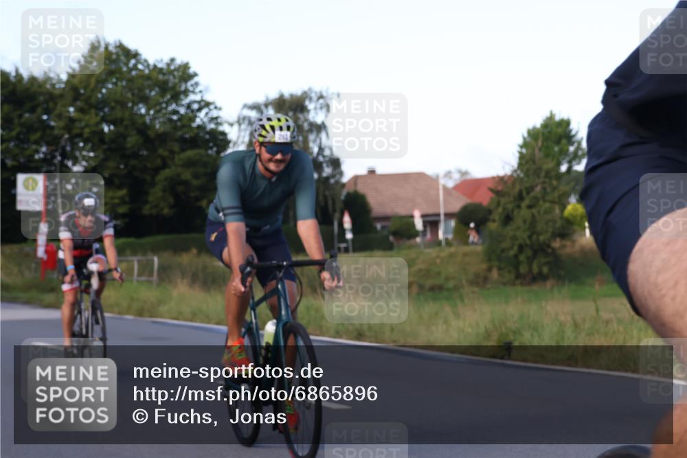 25.08.2024 - Elbe Triathlon Hamburg Fuchs,  Jonas http://msf.ph/oto/6865896 25.08.2024 09:24:49 Radfahren 160, 261, 248, 349, 236, 262, 414, 338, 237, 408 meine-sportfotos.de