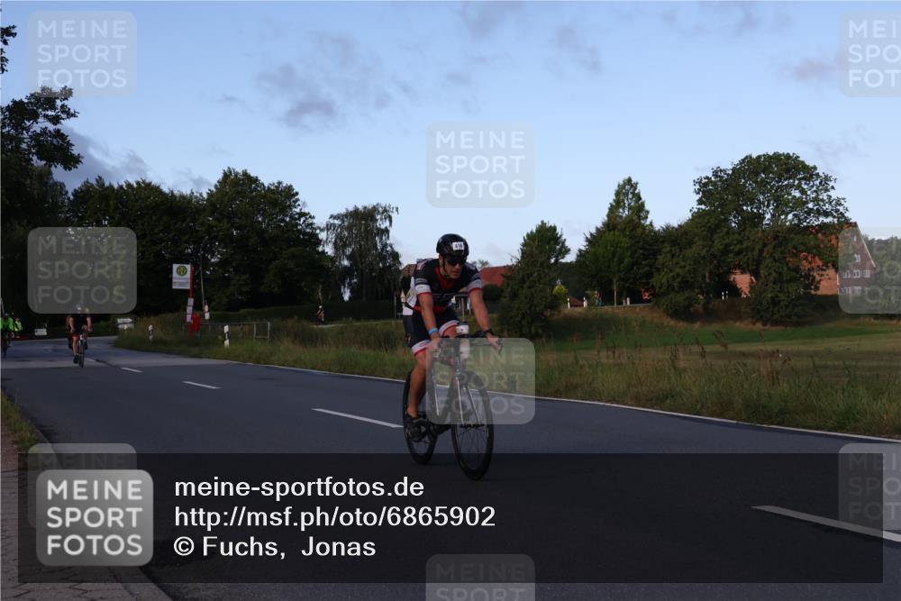 25.08.2024 - Elbe Triathlon Hamburg Fuchs,  Jonas http://msf.ph/oto/6865902 25.08.2024 09:24:50 Radfahren 160, 261, 248, 349, 236, 262, 414, 338, 237, 408 meine-sportfotos.de