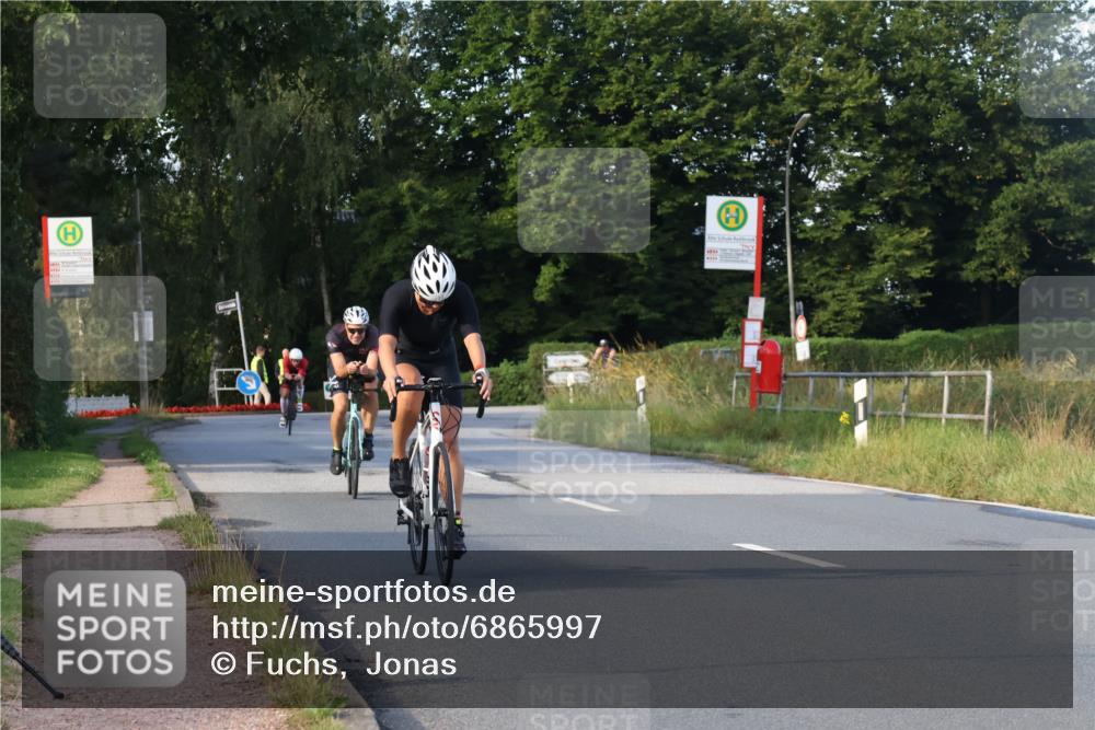25.08.2024 - Elbe Triathlon Hamburg Fuchs,  Jonas http://msf.ph/oto/6865997 25.08.2024 09:25:03 Radfahren 220, 110, 95, 87 meine-sportfotos.de