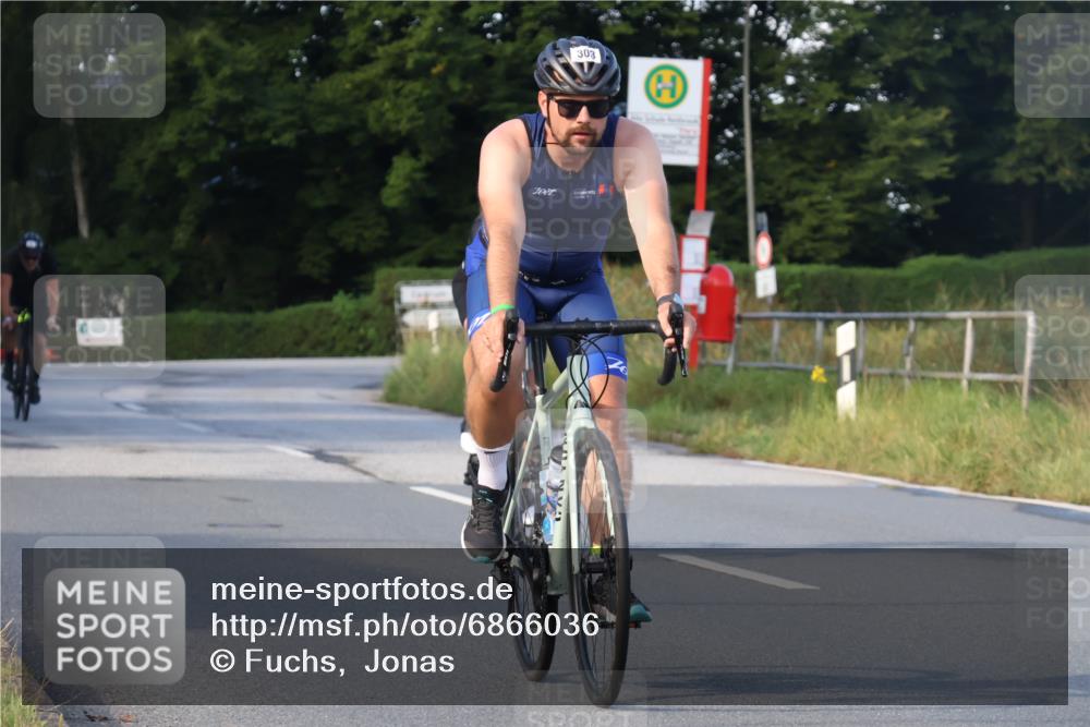 25.08.2024 - Elbe Triathlon Hamburg Fuchs,  Jonas http://msf.ph/oto/6866036 25.08.2024 09:25:11 Radfahren 95, 87, 303, 426, 415 meine-sportfotos.de