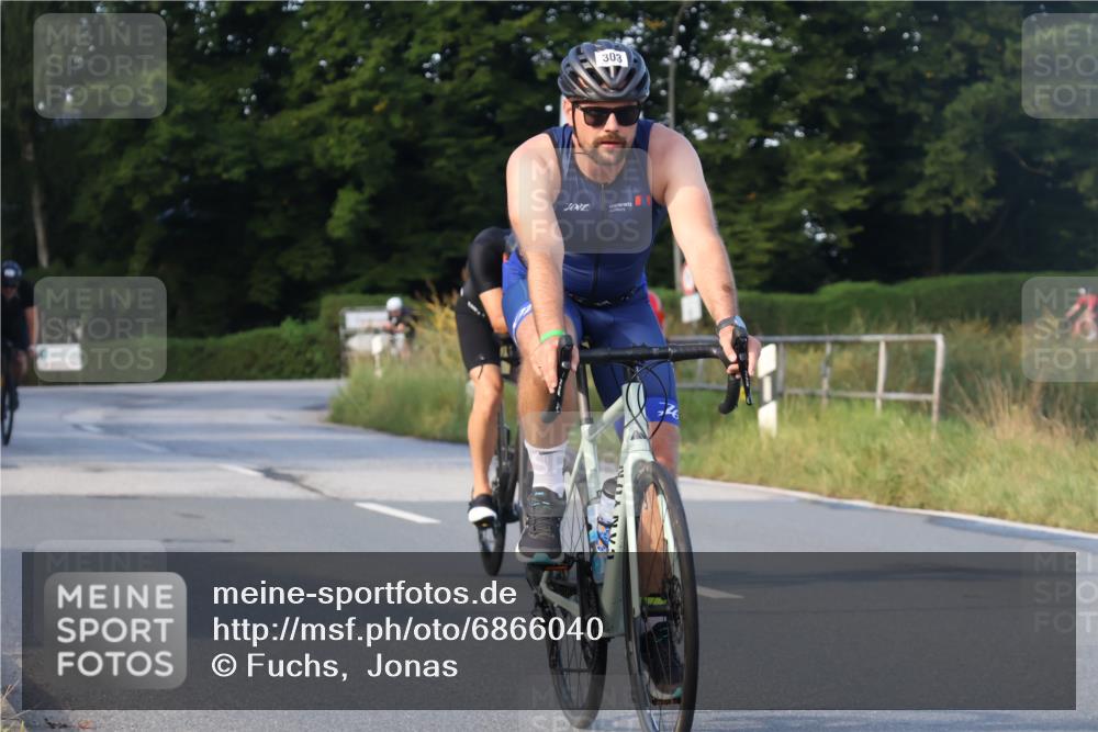 25.08.2024 - Elbe Triathlon Hamburg Fuchs,  Jonas http://msf.ph/oto/6866040 25.08.2024 09:25:11 Radfahren 95, 87, 303, 426, 415 meine-sportfotos.de