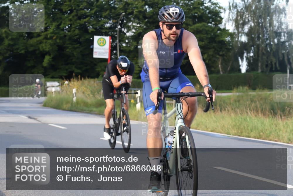 25.08.2024 - Elbe Triathlon Hamburg Fuchs,  Jonas http://msf.ph/oto/6866048 25.08.2024 09:25:12 Radfahren 87, 303, 426, 415, 226, 43 meine-sportfotos.de