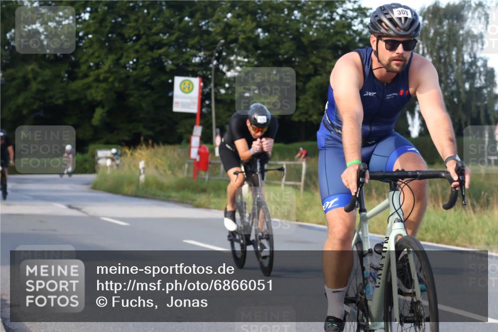 25.08.2024 - Elbe Triathlon Hamburg Fuchs,  Jonas http://msf.ph/oto/6866051 25.08.2024 09:25:12 Radfahren 87, 303, 426, 415, 226, 43 meine-sportfotos.de