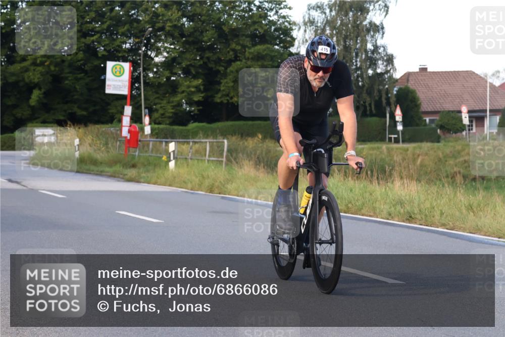 25.08.2024 - Elbe Triathlon Hamburg Fuchs,  Jonas http://msf.ph/oto/6866086 25.08.2024 09:25:15 Radfahren 303, 426, 415, 226, 43 meine-sportfotos.de