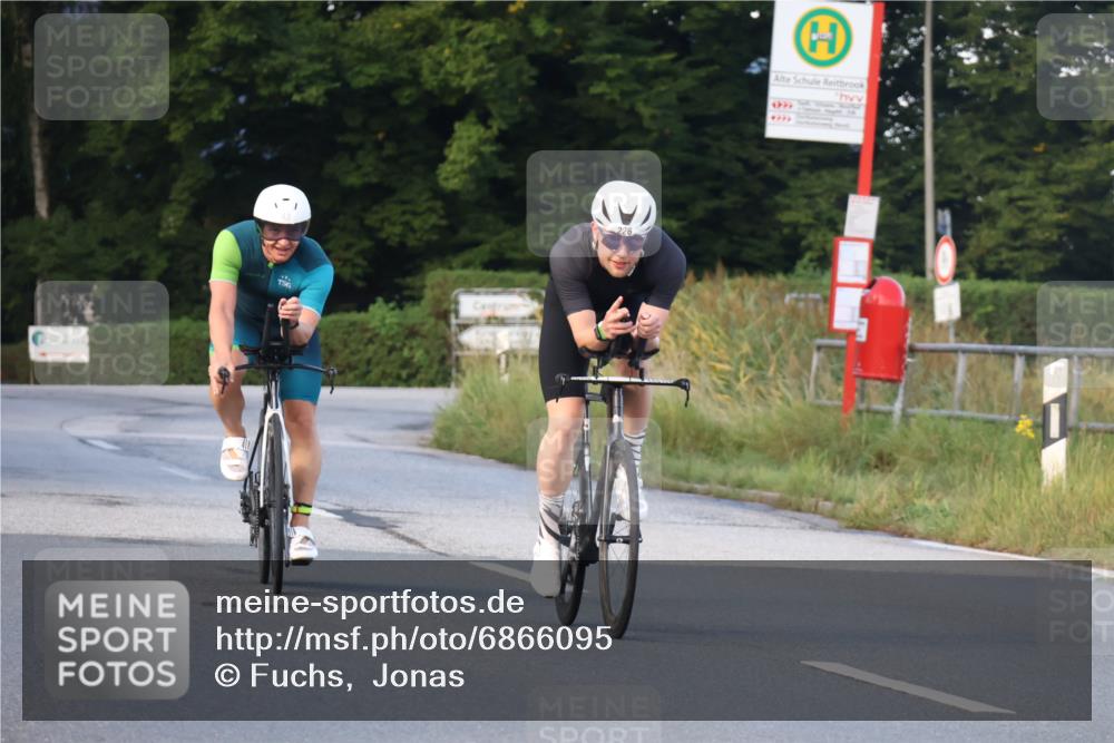 25.08.2024 - Elbe Triathlon Hamburg Fuchs,  Jonas http://msf.ph/oto/6866095 25.08.2024 09:25:18 Radfahren 426, 415, 226, 43, 121 meine-sportfotos.de