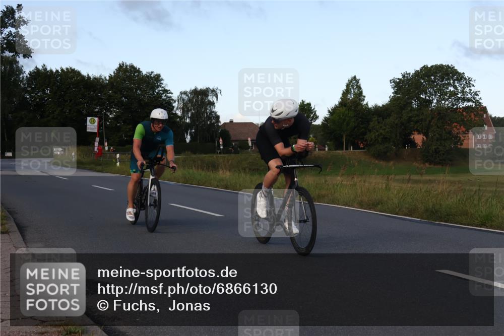 25.08.2024 - Elbe Triathlon Hamburg Fuchs,  Jonas http://msf.ph/oto/6866130 25.08.2024 09:25:19 Radfahren 415, 226, 43, 121 meine-sportfotos.de
