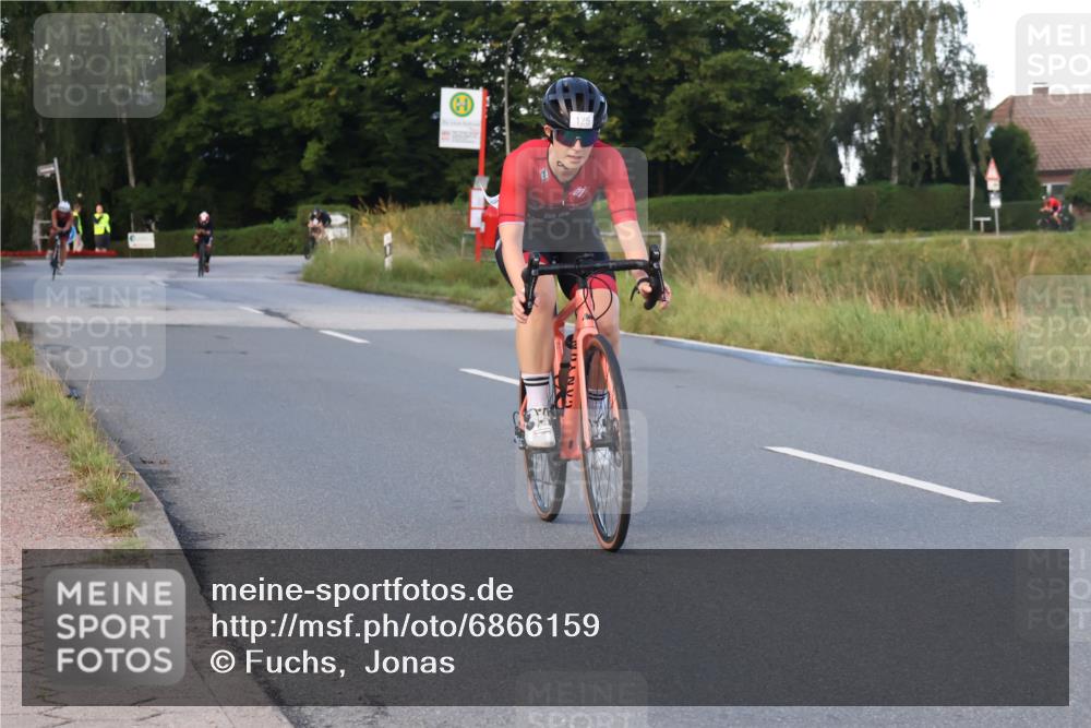 25.08.2024 - Elbe Triathlon Hamburg Fuchs,  Jonas http://msf.ph/oto/6866159 25.08.2024 09:25:23 Radfahren 226, 43, 121, 122, 58 meine-sportfotos.de