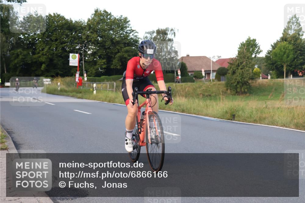 25.08.2024 - Elbe Triathlon Hamburg Fuchs,  Jonas http://msf.ph/oto/6866166 25.08.2024 09:25:23 Radfahren 226, 43, 121, 122, 58 meine-sportfotos.de