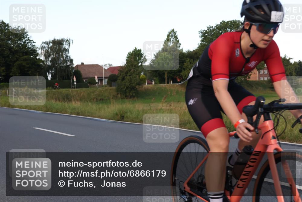 25.08.2024 - Elbe Triathlon Hamburg Fuchs,  Jonas http://msf.ph/oto/6866179 25.08.2024 09:25:24 Radfahren 226, 43, 121, 122, 58 meine-sportfotos.de