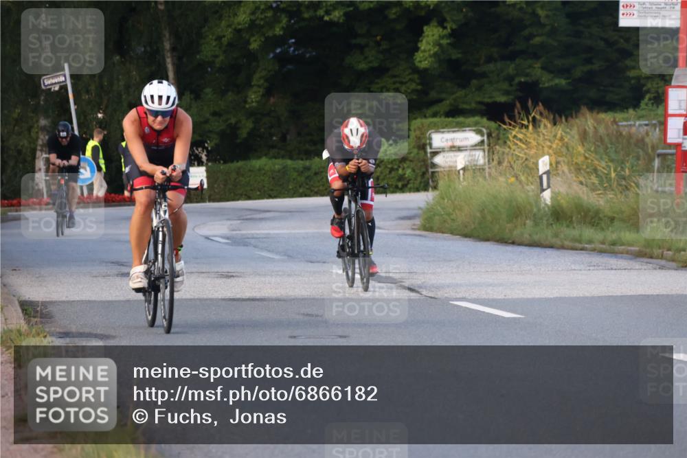 25.08.2024 - Elbe Triathlon Hamburg Fuchs,  Jonas http://msf.ph/oto/6866182 25.08.2024 09:25:26 Radfahren 121, 122, 58, 363 meine-sportfotos.de