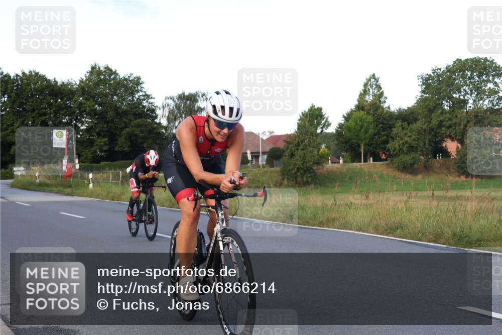 25.08.2024 - Elbe Triathlon Hamburg Fuchs,  Jonas http://msf.ph/oto/6866214 25.08.2024 09:25:28 Radfahren 121, 122, 58, 363, 284 meine-sportfotos.de