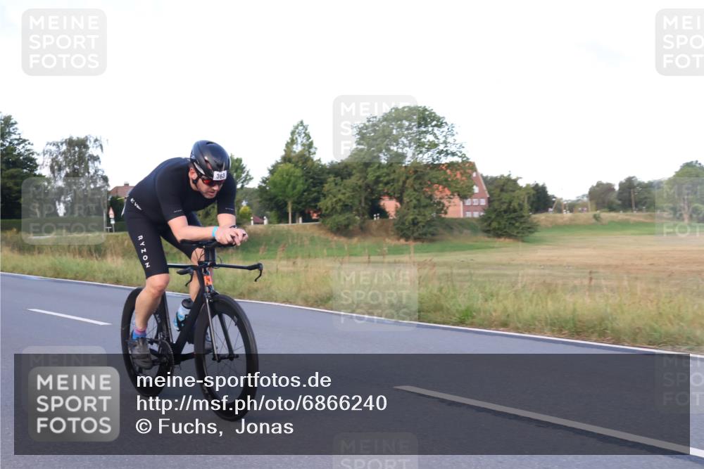 25.08.2024 - Elbe Triathlon Hamburg Fuchs,  Jonas http://msf.ph/oto/6866240 25.08.2024 09:25:32 Radfahren 122, 58, 363, 284 meine-sportfotos.de