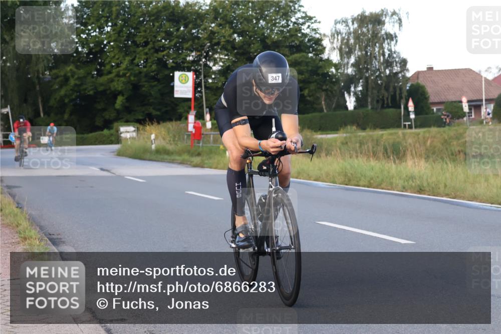 25.08.2024 - Elbe Triathlon Hamburg Fuchs,  Jonas http://msf.ph/oto/6866283 25.08.2024 09:25:46 Radfahren 347, 77 meine-sportfotos.de